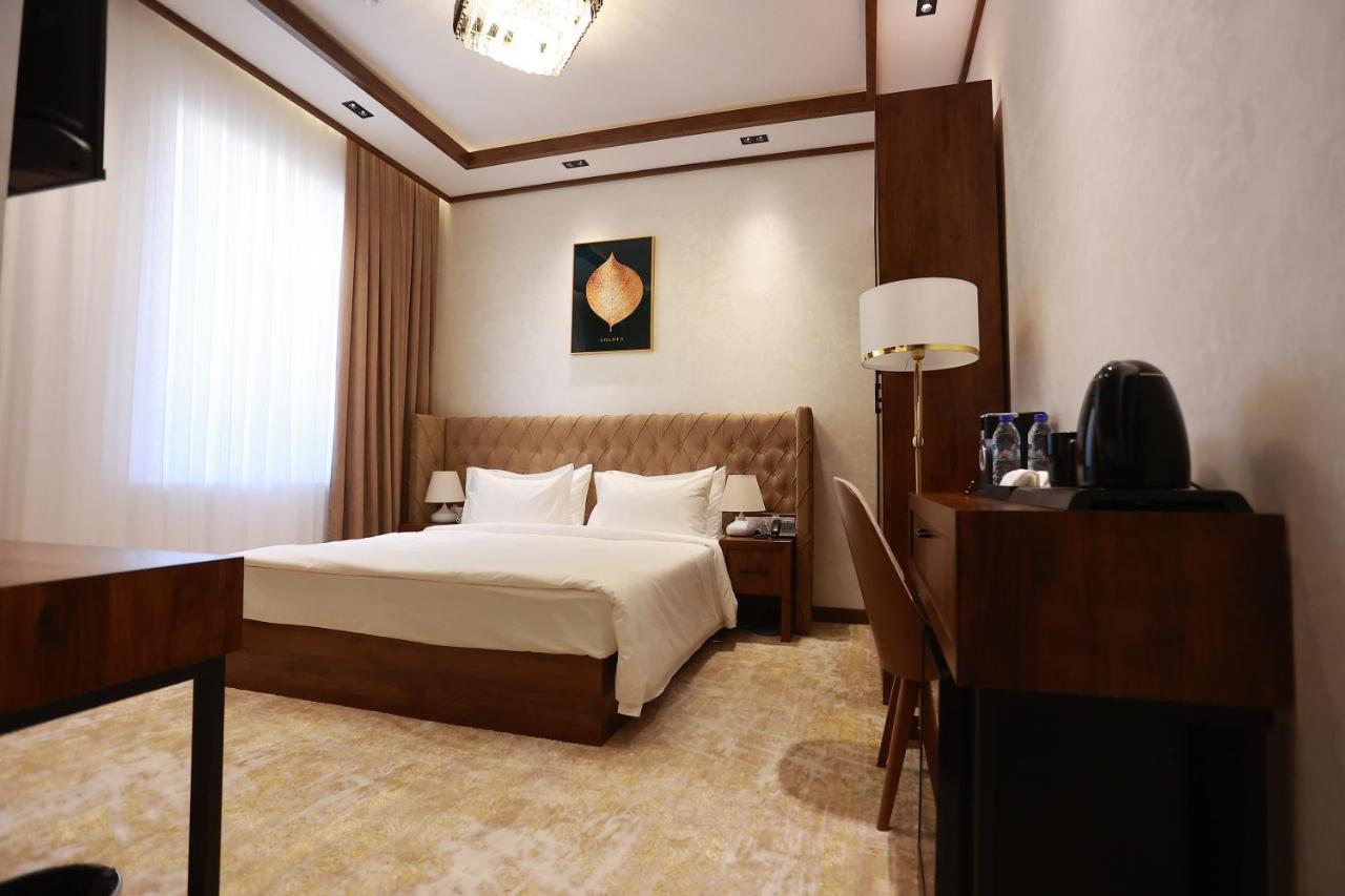 Regal Hotel By Grand Navoi Exterior foto