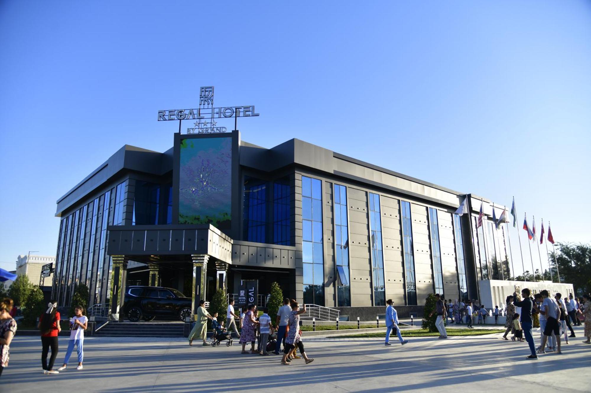 Regal Hotel By Grand Navoi Exterior foto